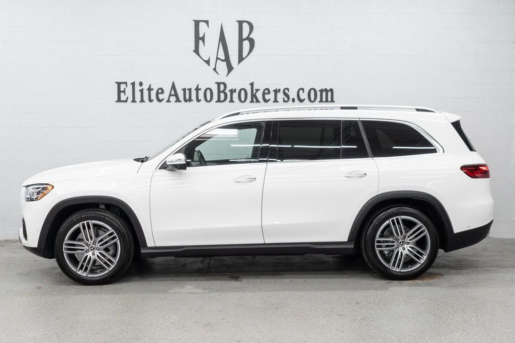 Used 2025 Mercedes-Benz GLS 450 4MATIC image 2