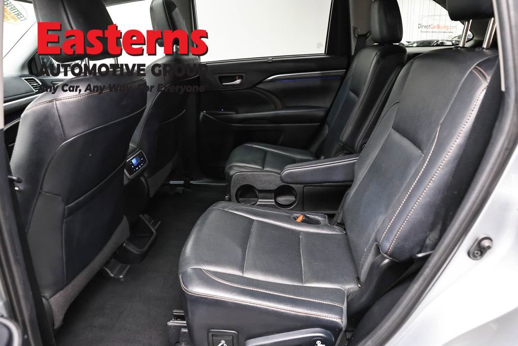 Used 2019 Toyota Highlander Limited w/ Carpet Mat Package (TMS) AWD/4WD image 24