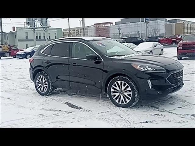 Used 2022 Ford Escape Titanium image 98