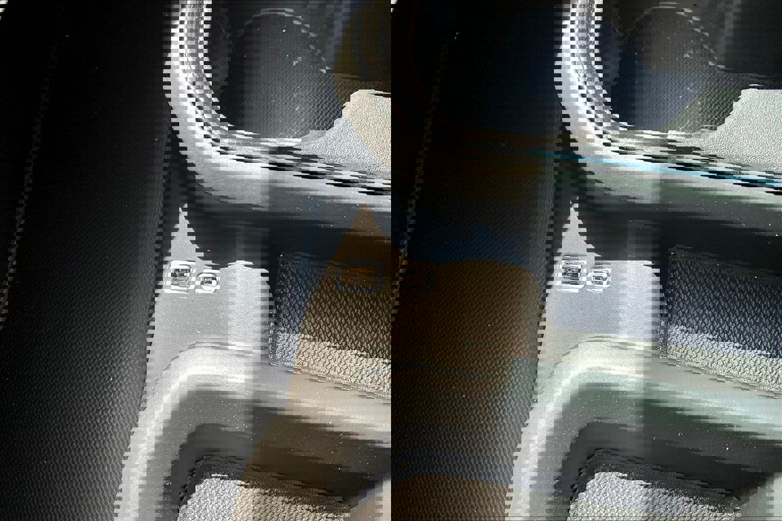 Used 2024 GMC Sierra 2500 AT4X image 17