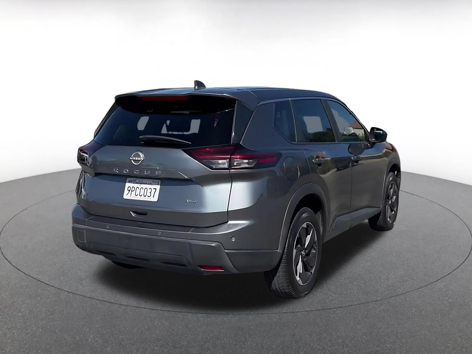 Used 2025 Nissan Rogue SV AWD/4WD image 14