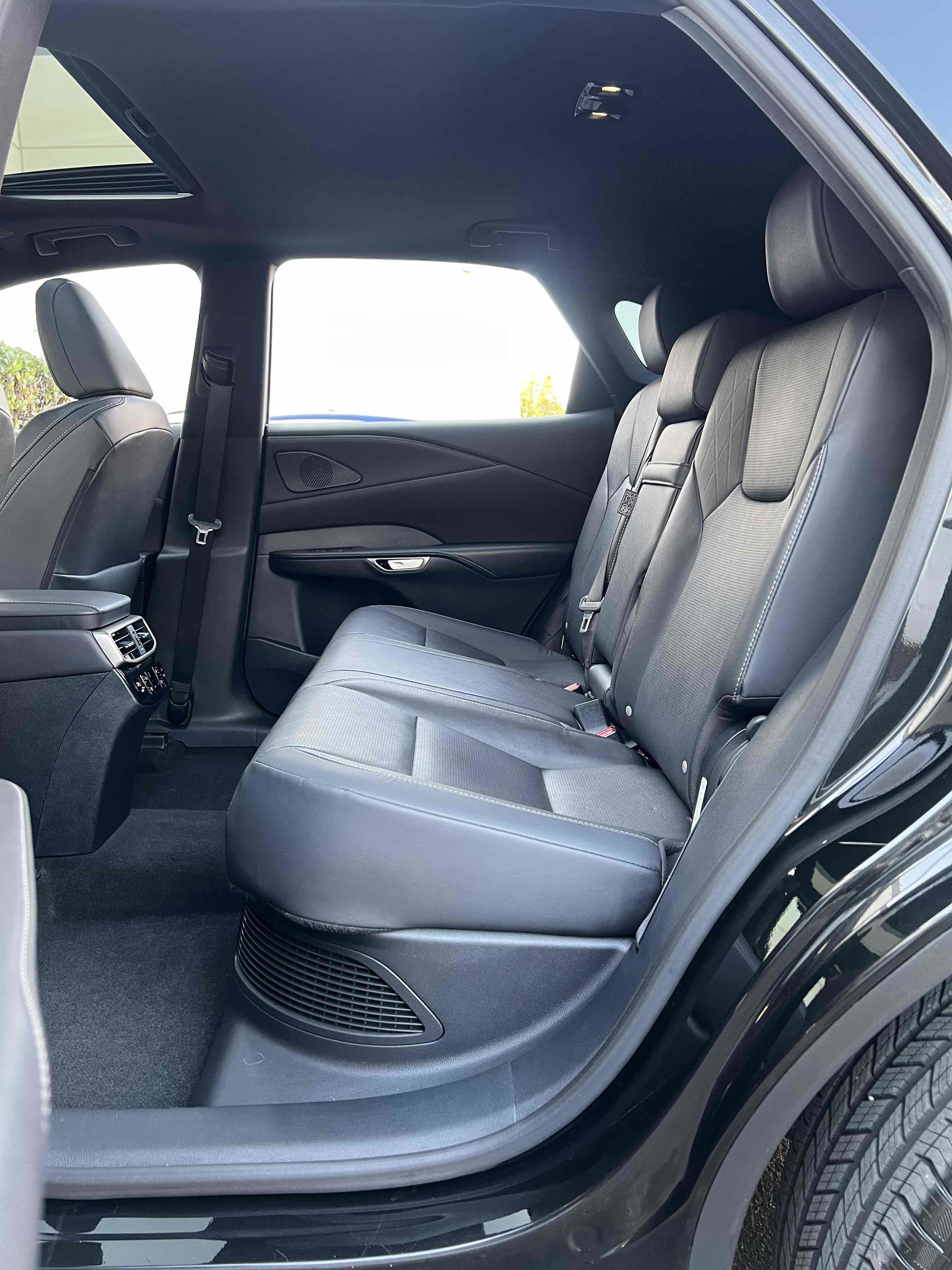 Used 2023 Lexus RX 350 w/ Cold Area Package image 98