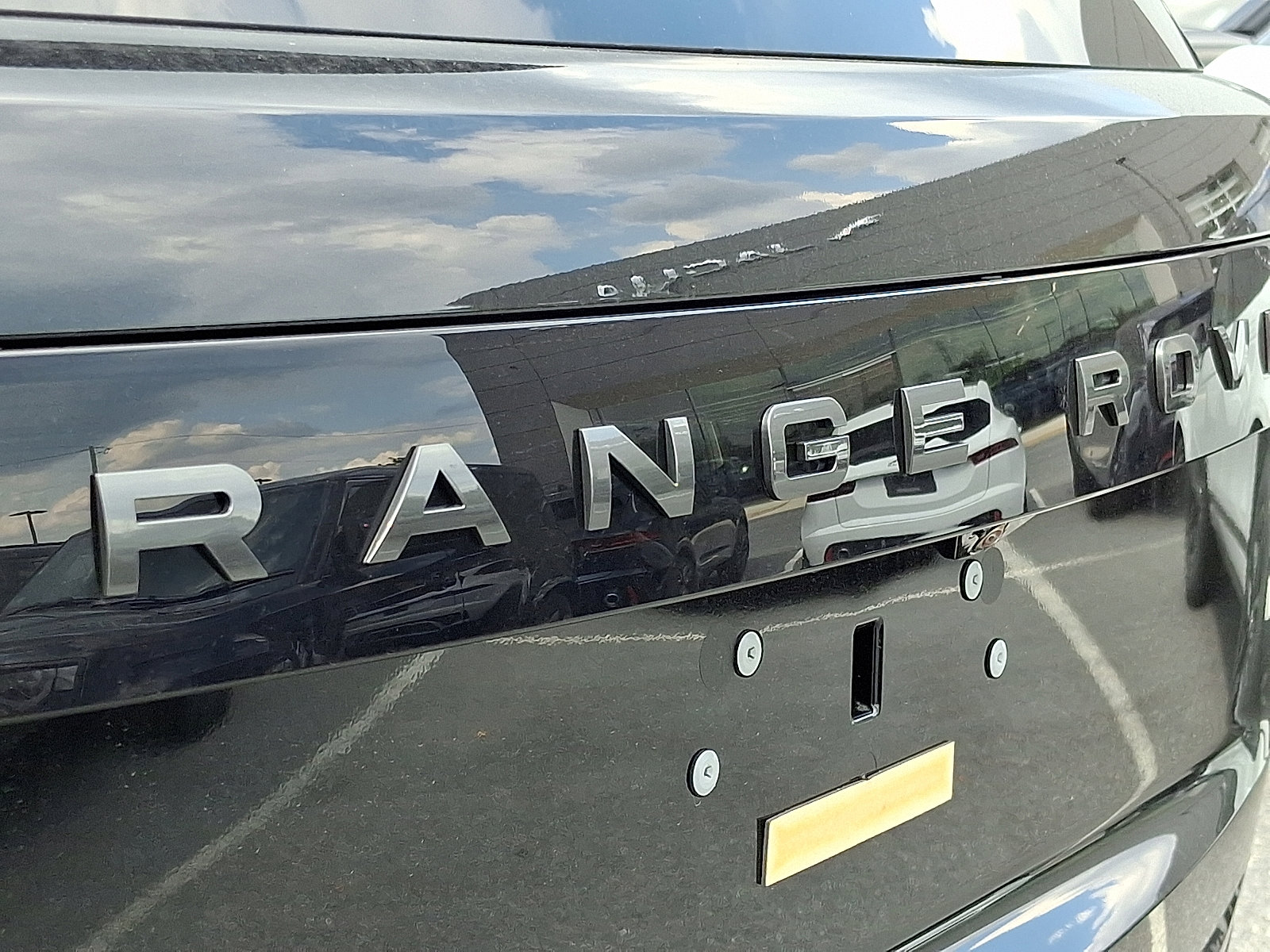 New 2025 Land Rover Range Rover SE AWD/4WD image 21