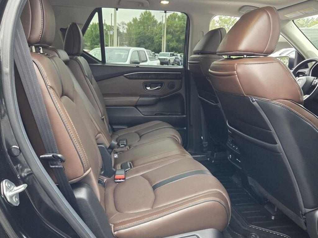 Used 2025 Honda Pilot Elite image 20