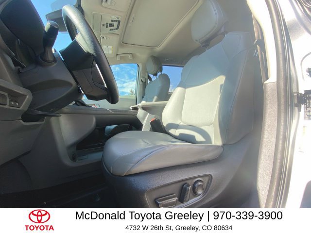 Used 2023 Toyota Sienna XLE FWD image 11
