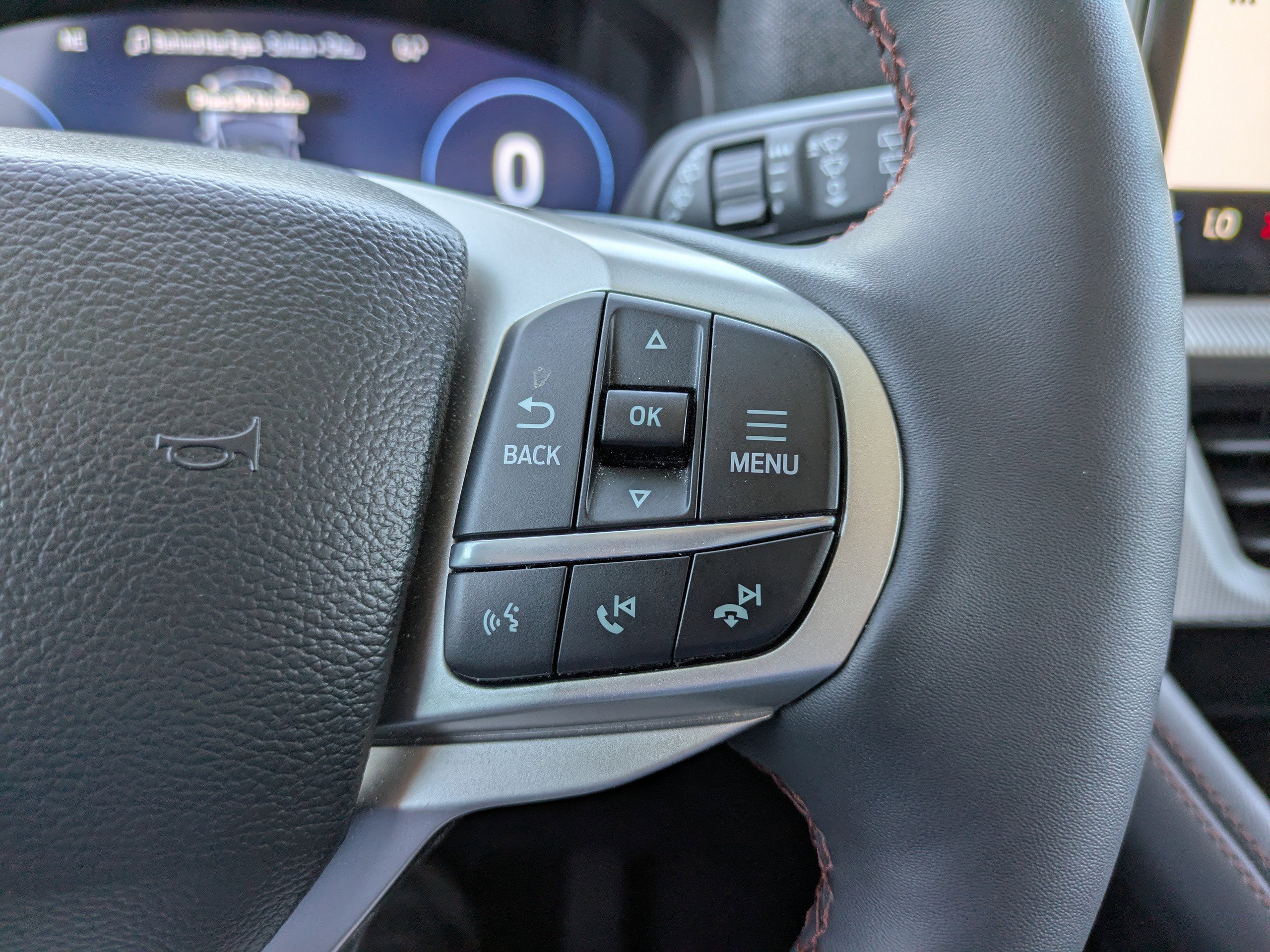 Used 2025 Ford Explorer Active image 22