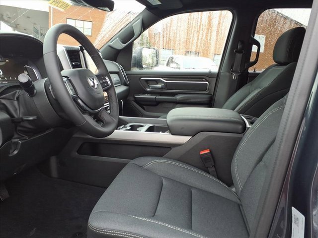 New 2026 RAM 1500 4x4 Crew Cab image 7