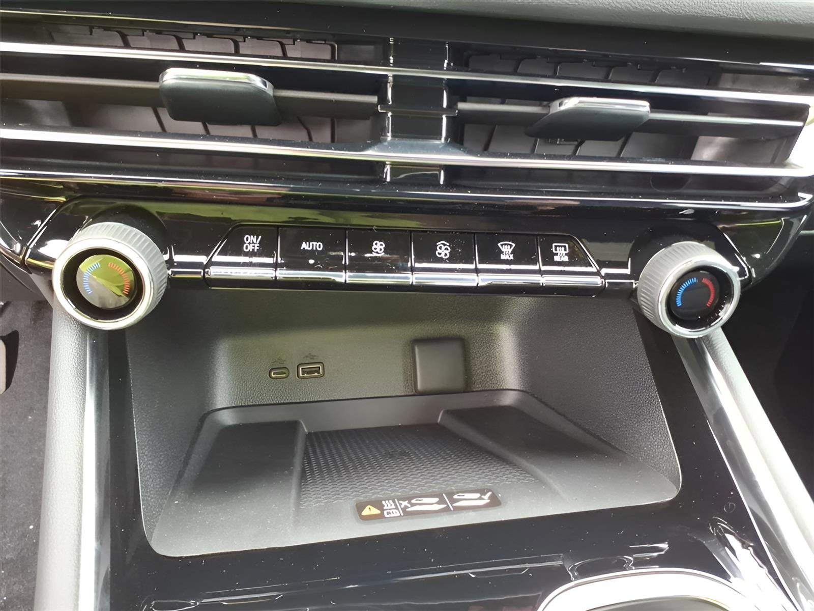 New 2026 Chevrolet Traverse LT w/ Sun and Wheel Package image 22