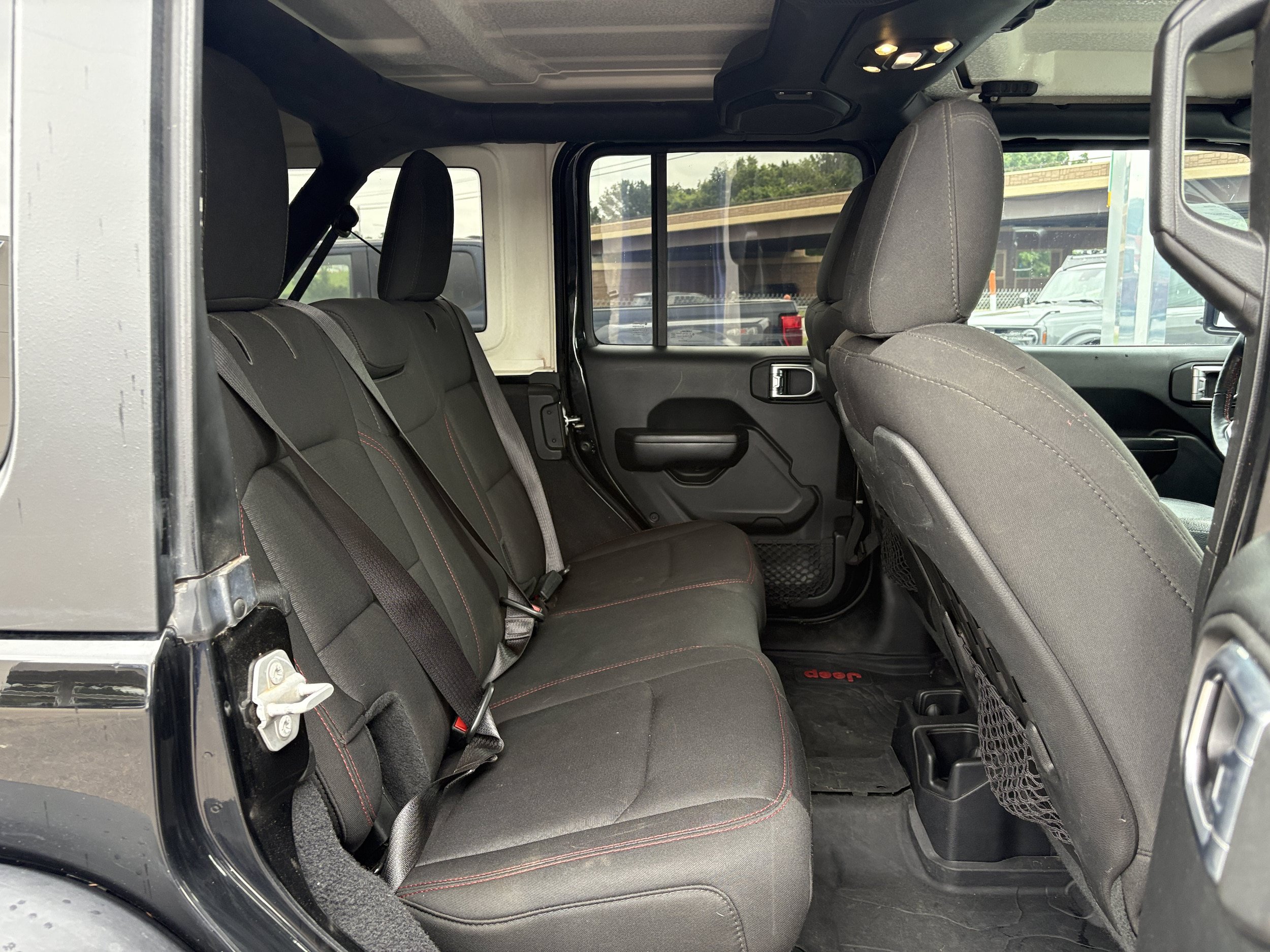 Used 2020 Jeep Wrangler Unlimited Rubicon AWD/4WD image 36