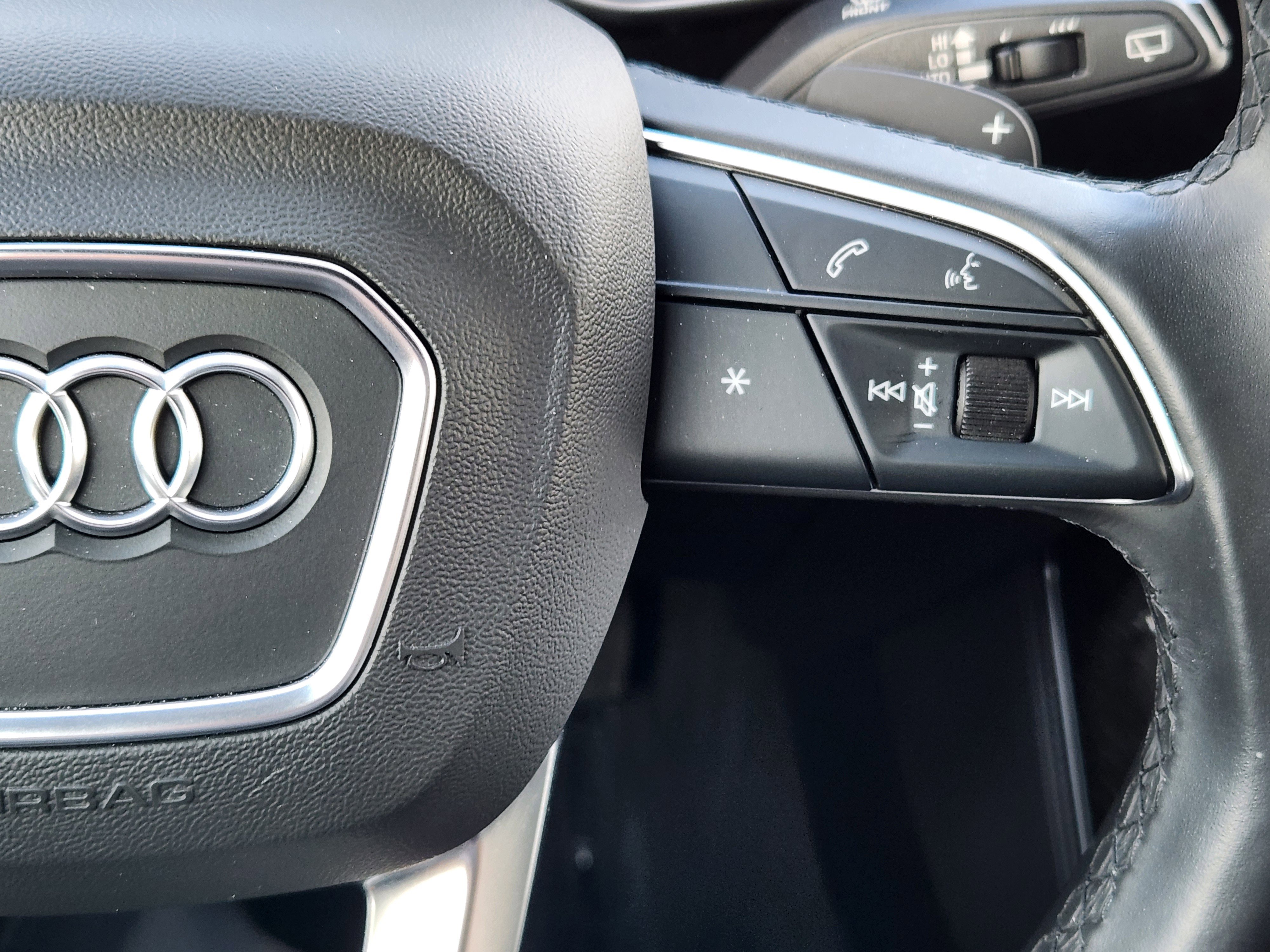 Used 2022 Audi Q8 Prestige image 31