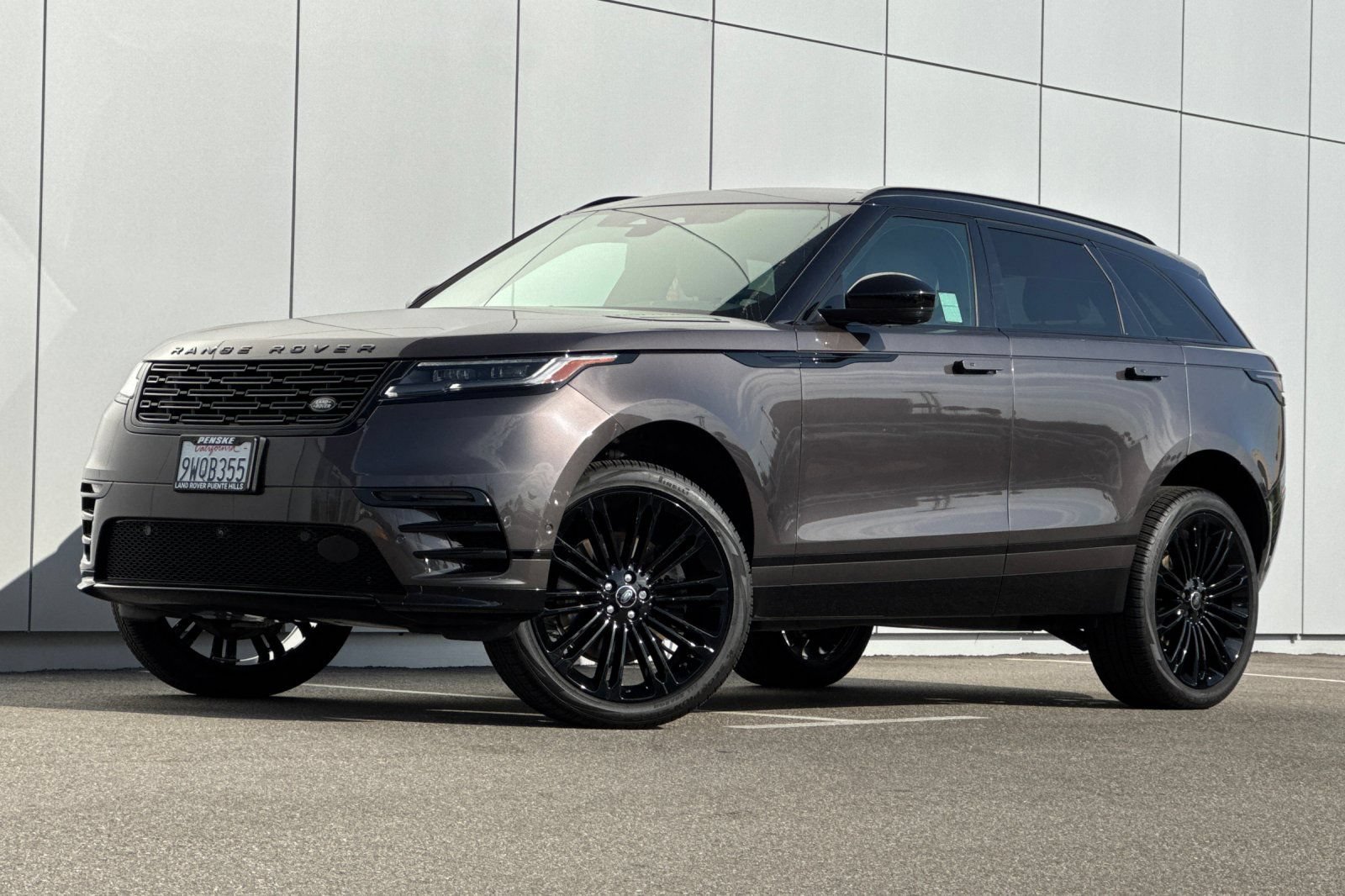 Certified 2026 Land Rover Range Rover Velar Dynamic SE AWD/4WD image 1
