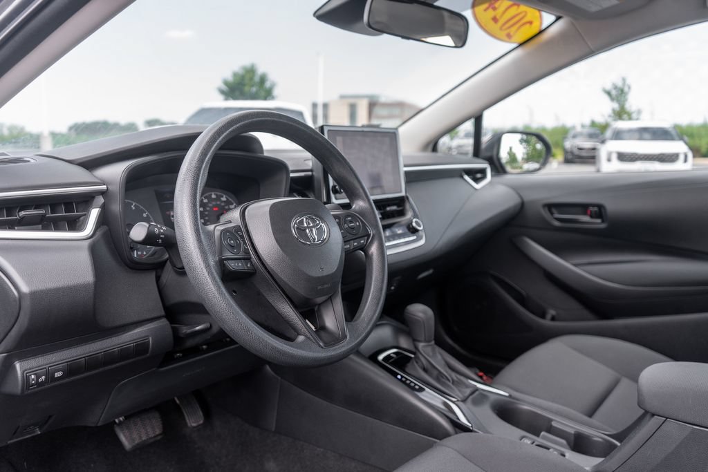 Used 2024 Toyota Corolla LE FWD image 19