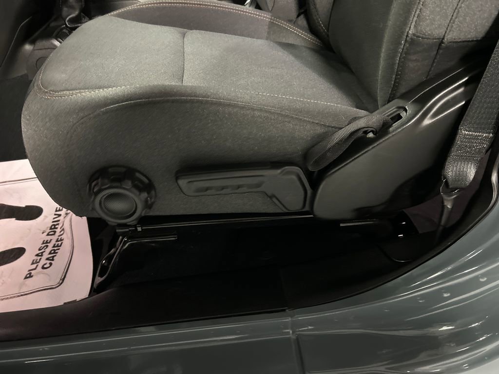 Used 2024 Jeep Wrangler Sport S image 13