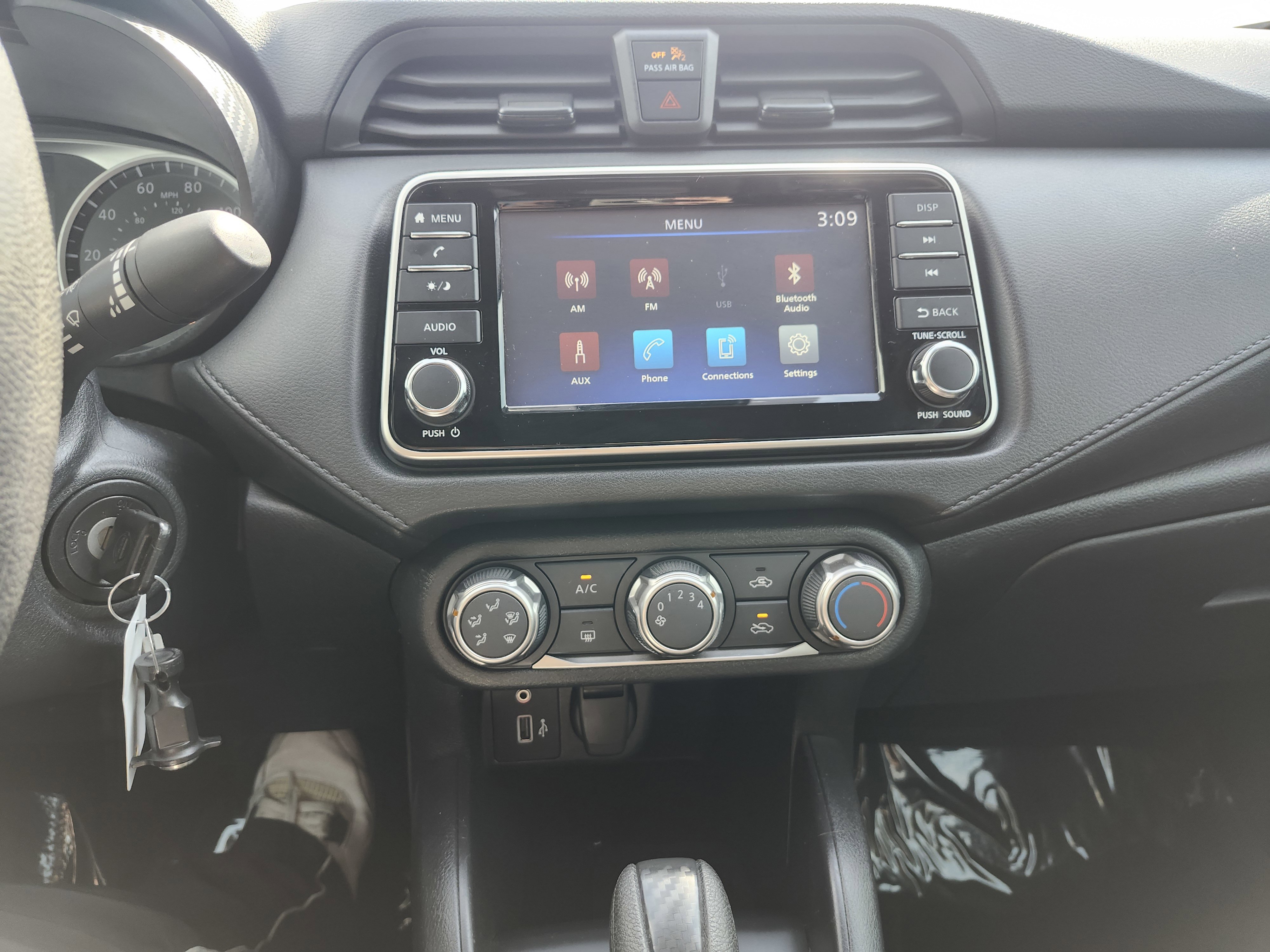Used 2023 Nissan Versa S w/ Trunk Package image 24