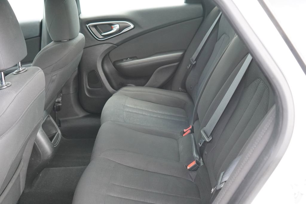Used 2016 Chrysler 200 Limited FWD image 28