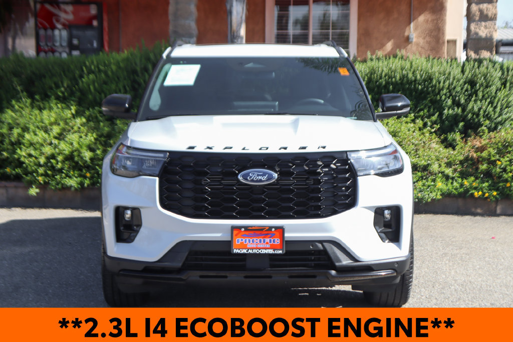 Used 2026 Ford Explorer ST-Line w/ ST-Line Street Pack AWD/4WD image 3