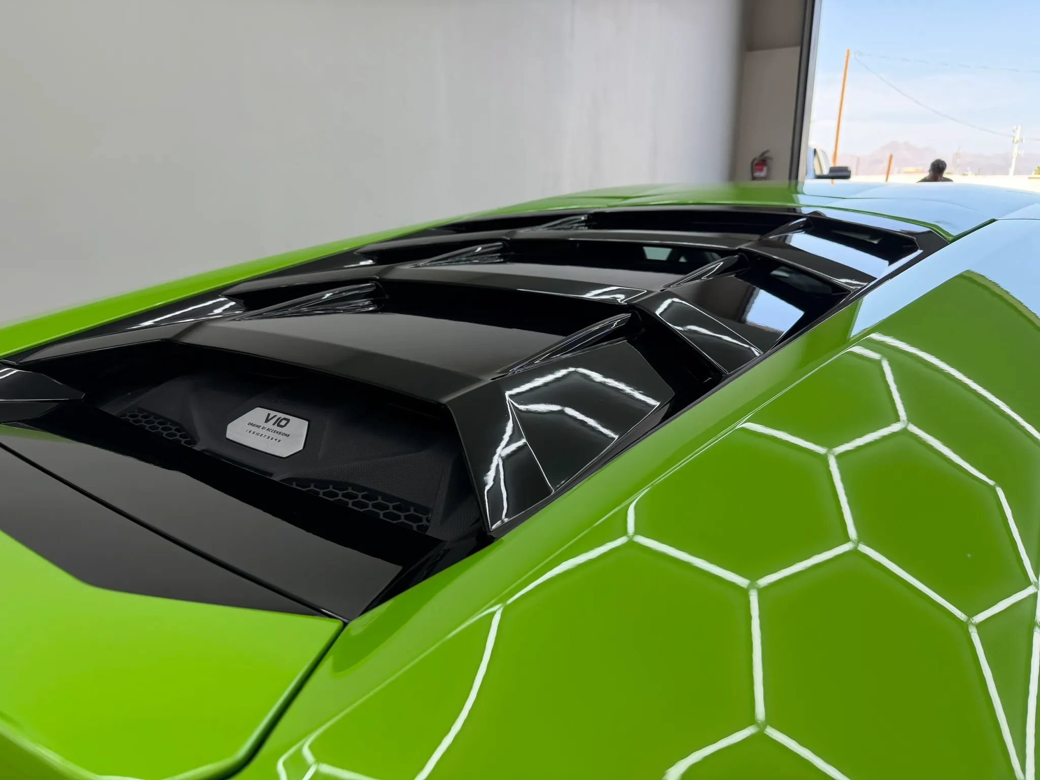 Used 2022 Lamborghini Huracan EVO RWD image 10