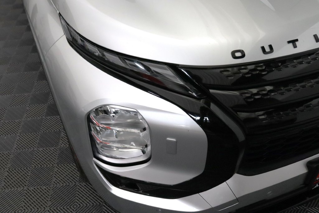 Used 2025 Mitsubishi Outlander SEL Black Edition AWD/4WD image 10
