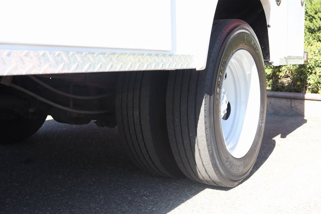 Used 2018 Ford F550 2WD Regular Cab Super Duty image 38