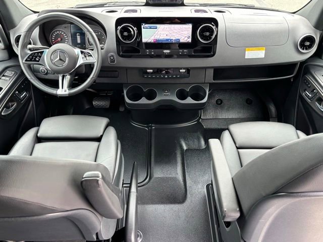 Used 2025 Mercedes-Benz Sprinter 3500 image 15