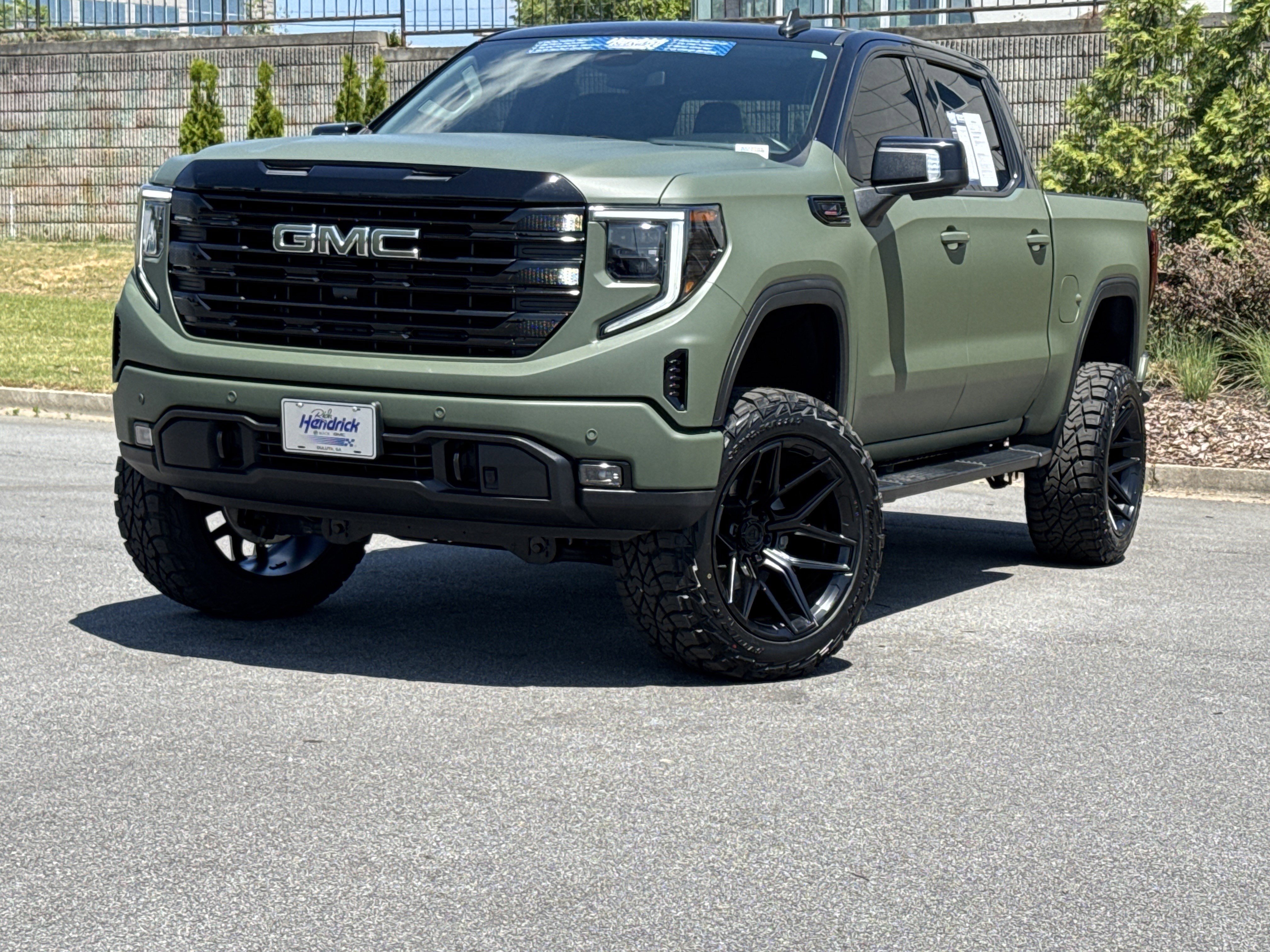 Used 2024 GMC Sierra 1500 Elevation w/ Elevation Premium Package image 5