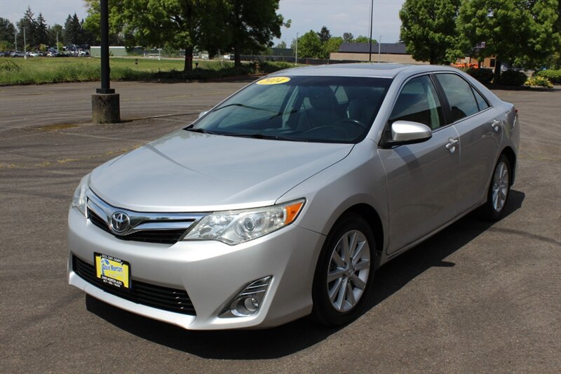 Used 2014 Toyota Camry XLE FWD image 2