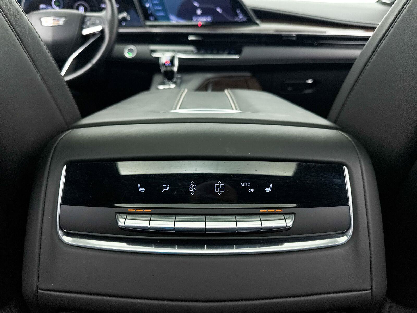 Used 2022 Cadillac Escalade Sport Platinum w/ LPO, ONYX Package AWD/4WD image 36