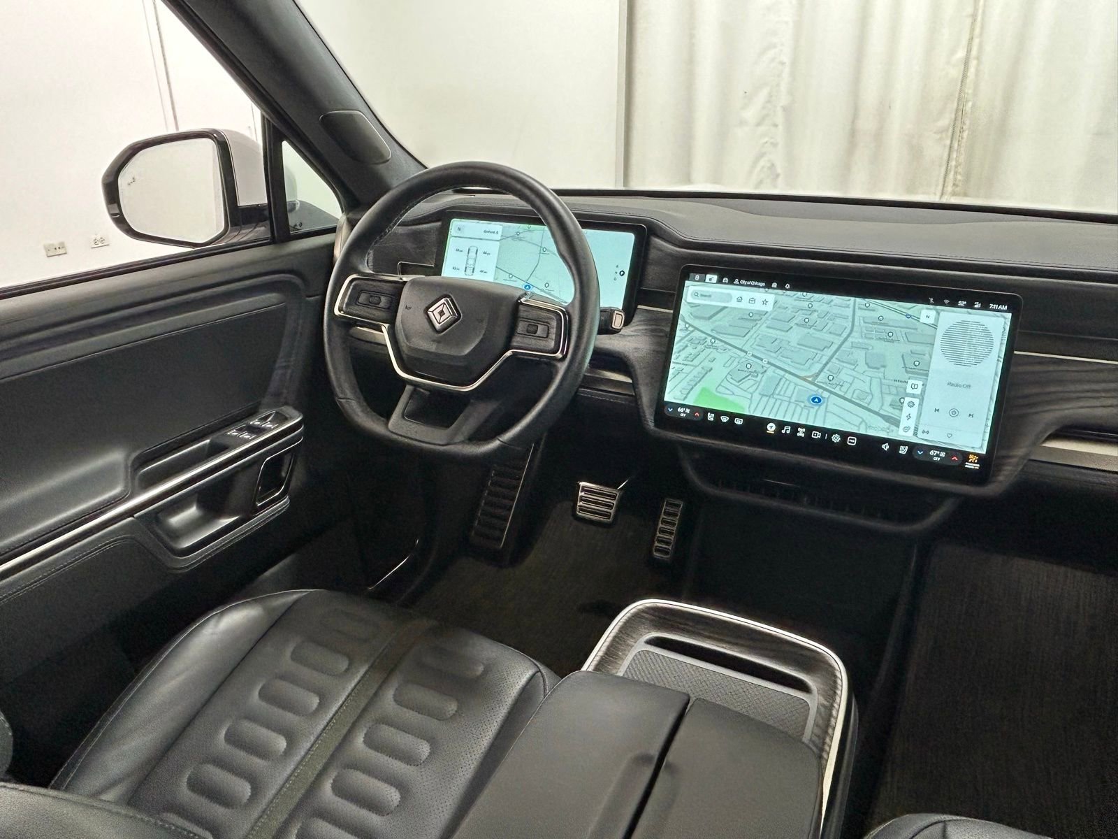 Used 2022 Rivian R1T Adventure image 12