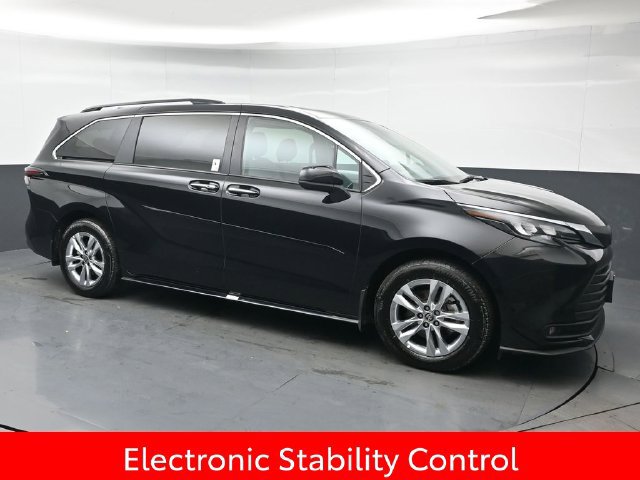 Certified 2026 Toyota Sienna XLE AWD/4WD image 9