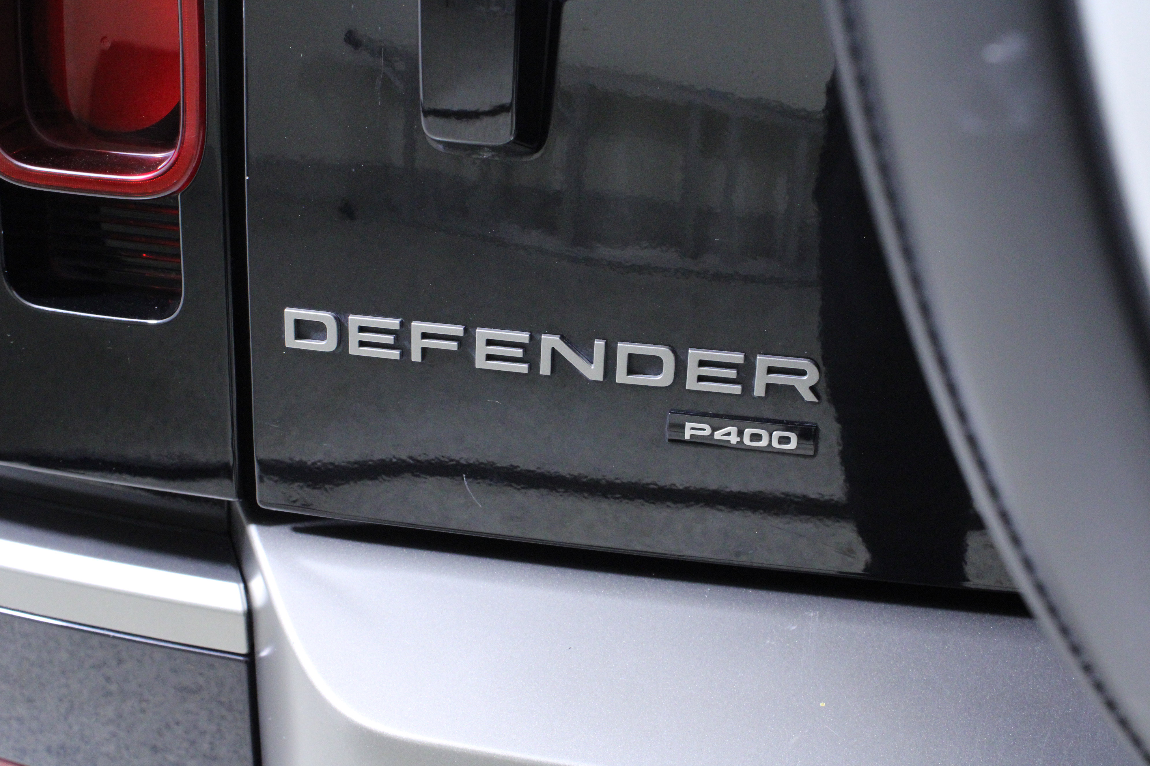 Used 2021 Land Rover Defender 110 X-Dynamic HSE AWD/4WD image 9