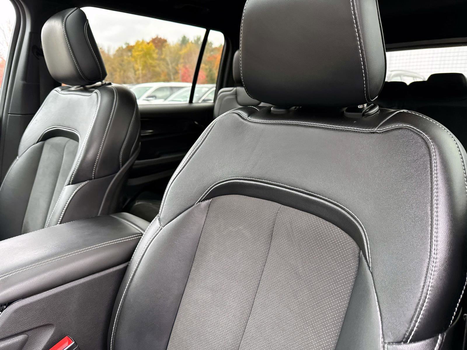 Used 2023 Jeep Grand Cherokee L Laredo image 12