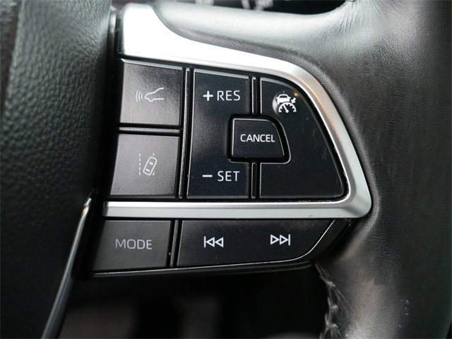 Used 2020 Toyota Highlander LE image 19