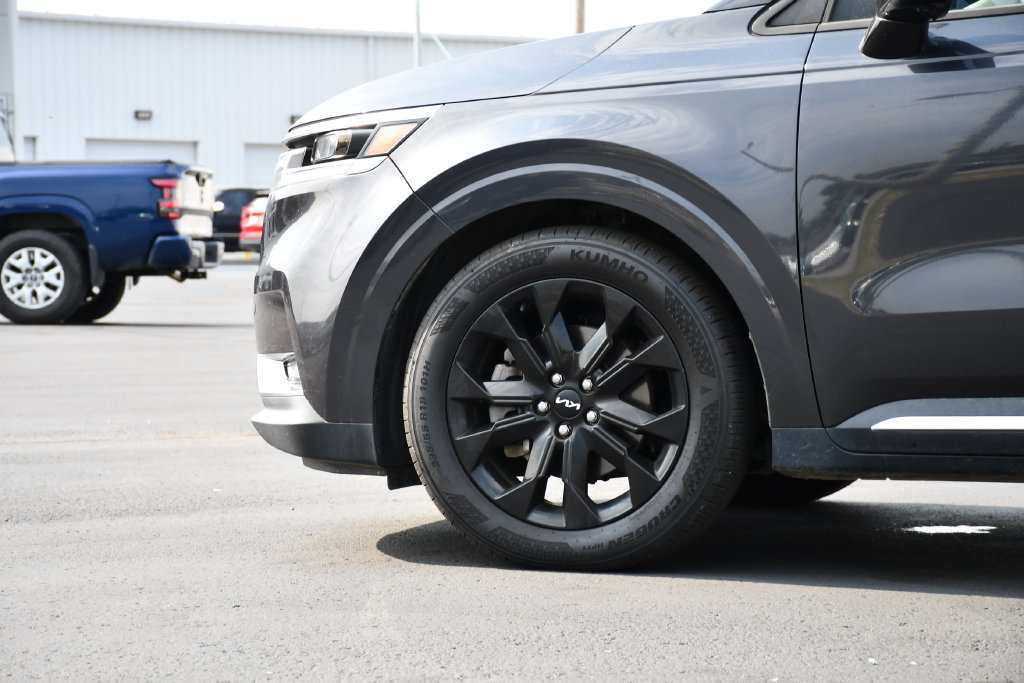 Used 2022 Kia Carnival SX Prestige FWD image 12