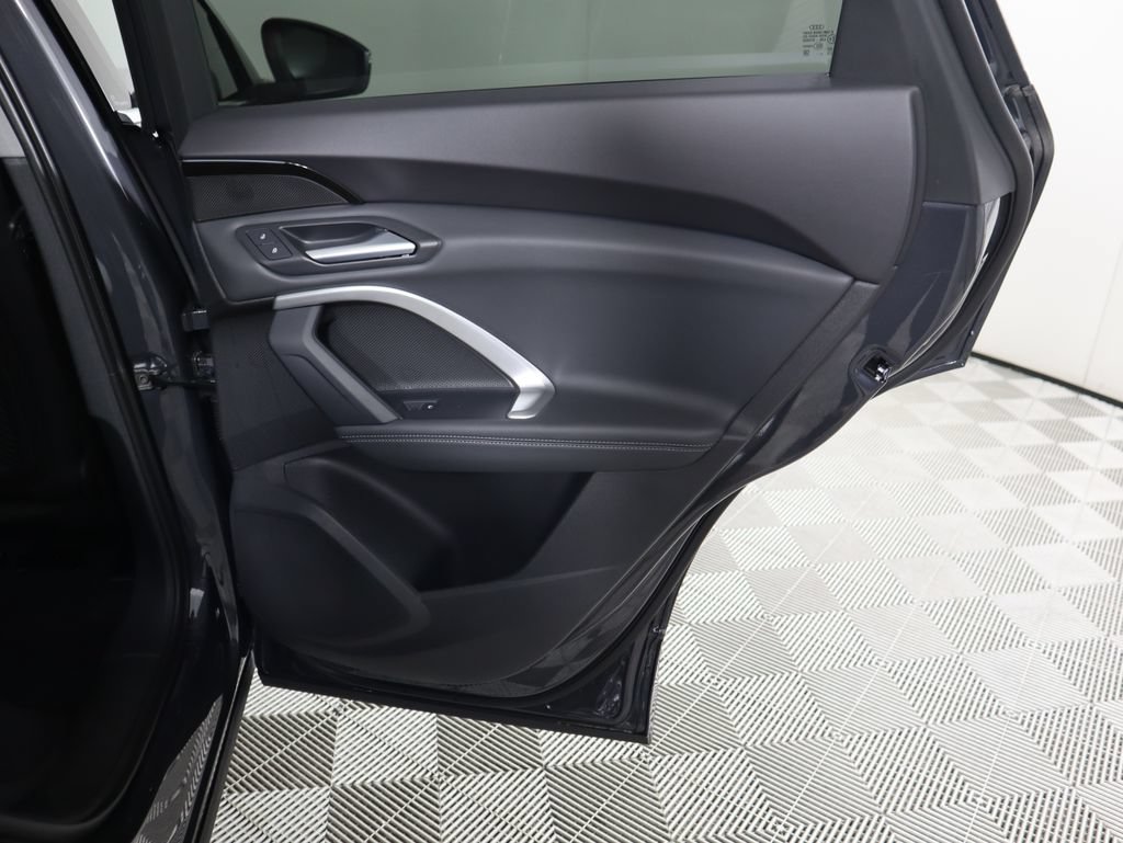 Used 2025 Audi Q5 Premium w/ Convenience Package AWD/4WD image 28