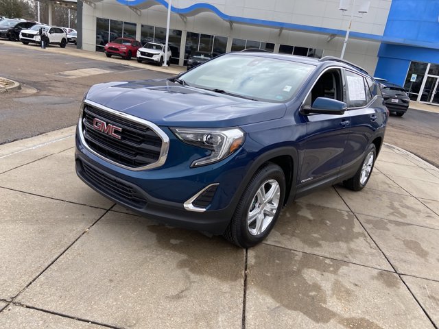 Used 2020 GMC Terrain SLE w/ Driver Convenience Package image 4