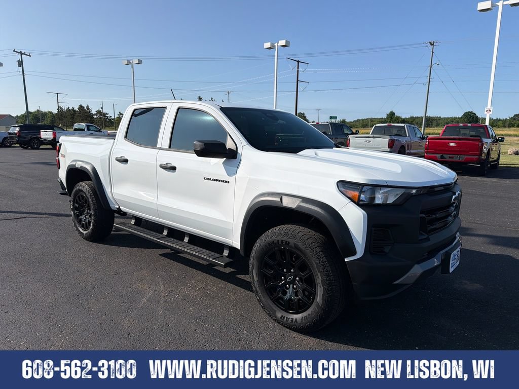 Used 2024 Chevrolet Colorado Trail Boss w/ Advanced Trailering Package AWD/4WD image 7