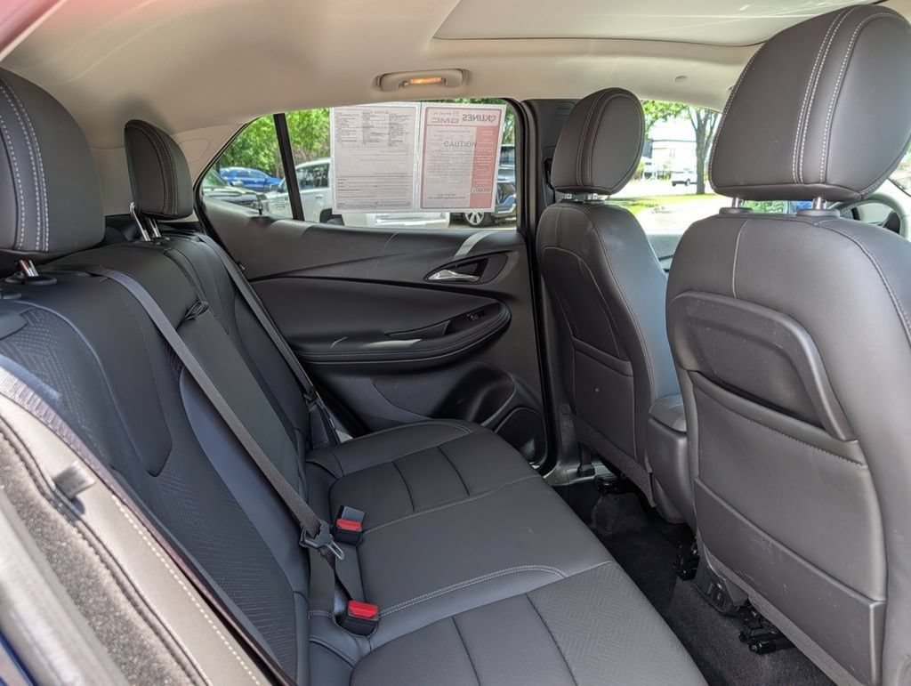 Used 2023 Buick Encore GX Essence w/ Experience Buick Package FWD image 19