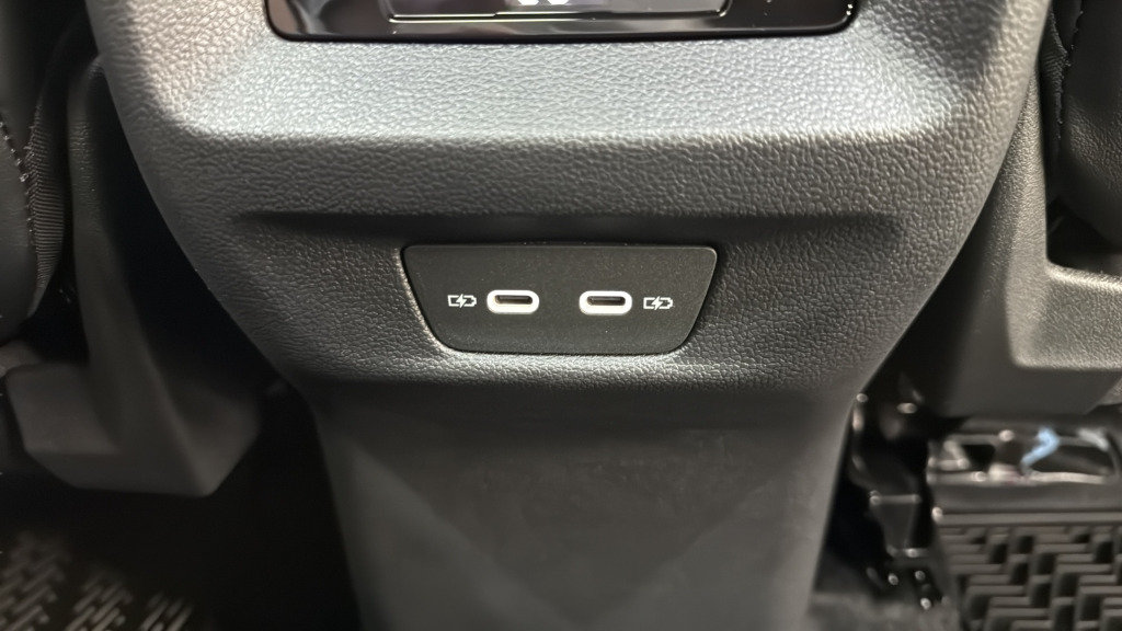 New 2026 Volkswagen Tiguan SEL R-Line AWD/4WD image 34