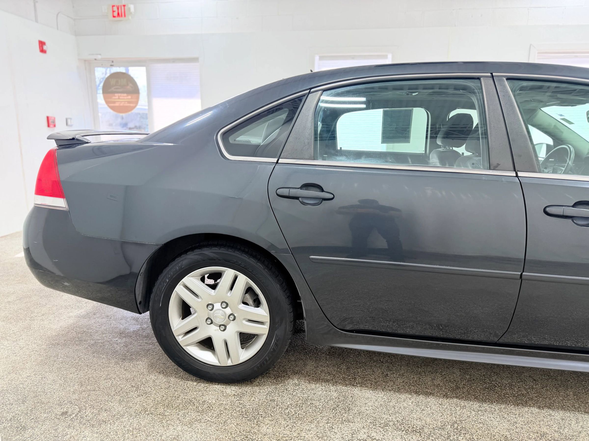 Used 2013 Chevrolet Impala LT w/ LT Sunroof Package FWD image 9