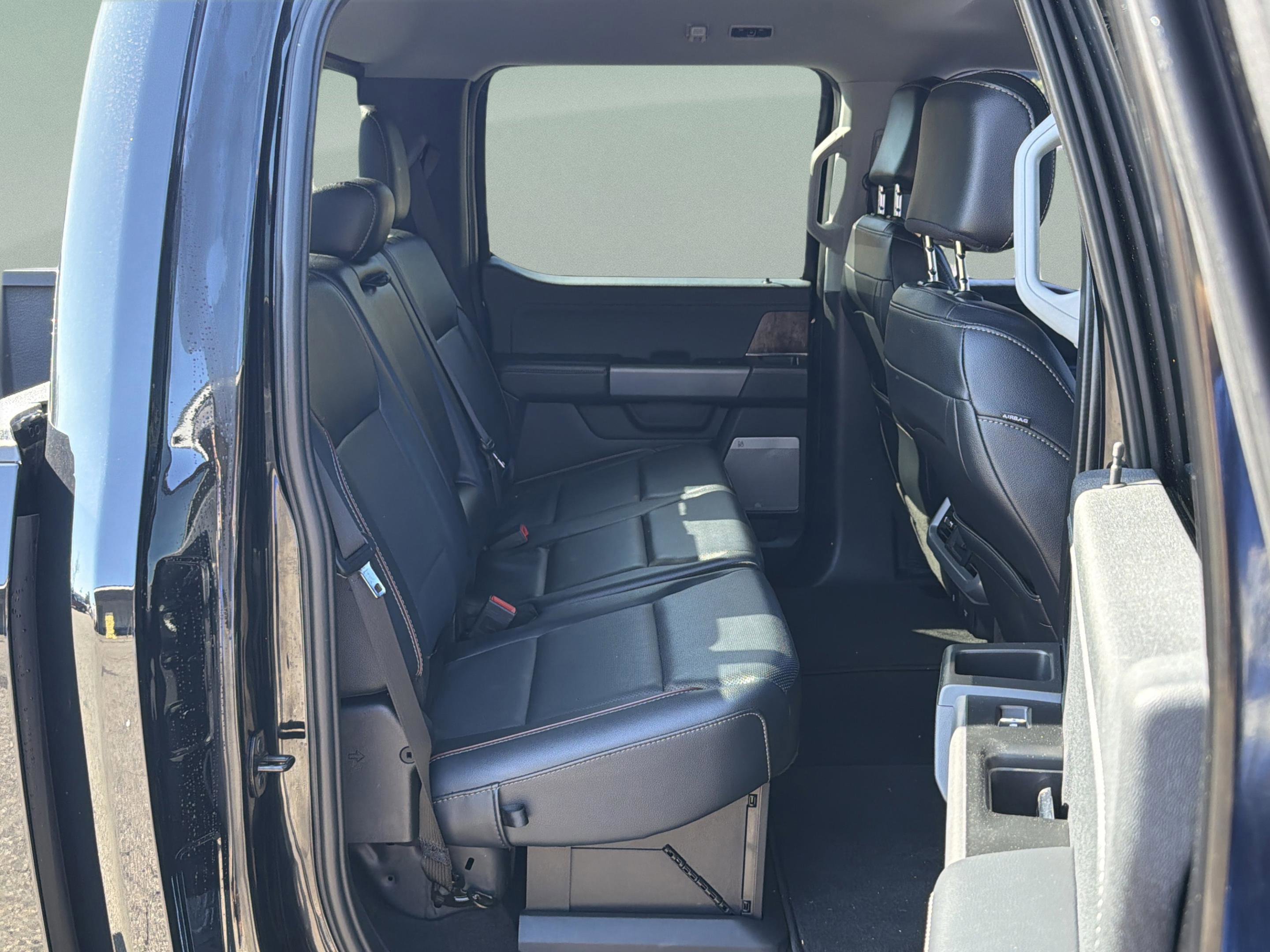 Used 2023 Ford F150 Lariat w/ Trailer Tow Package image 27