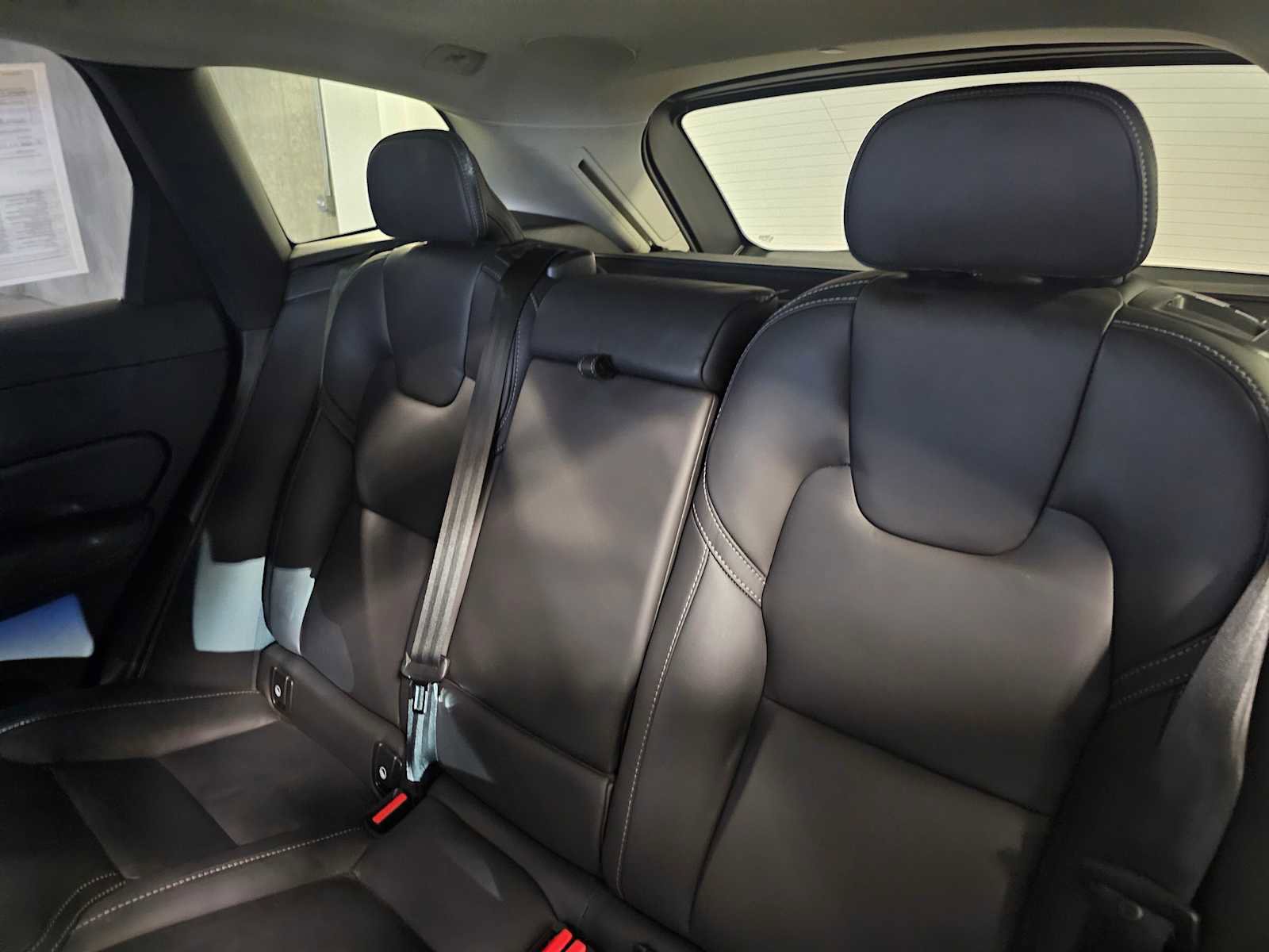 Used 2024 Volvo XC60 B5 Ultimate w/ Protection Package Premier image 33