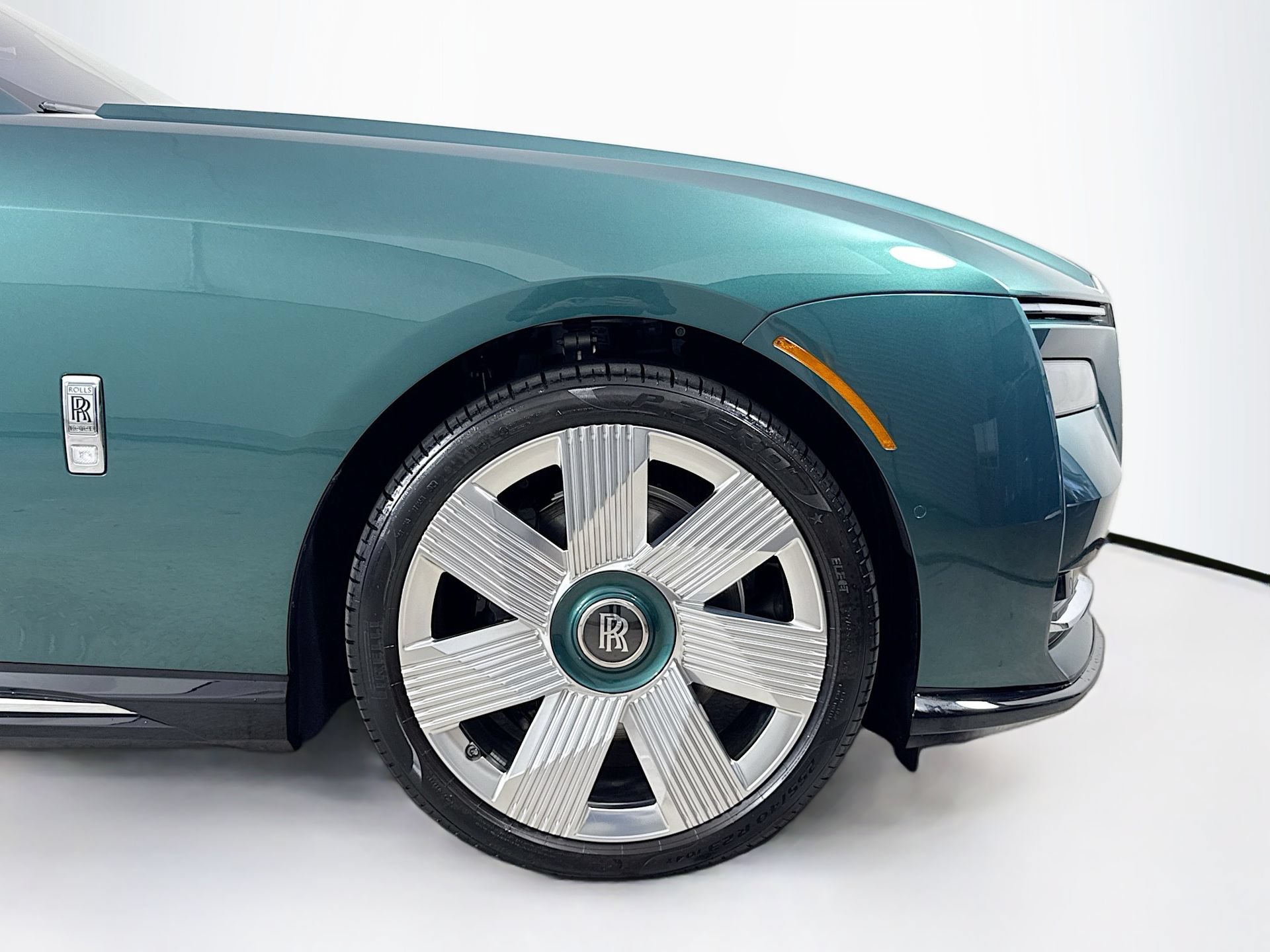 Used 2025 Rolls-Royce Spectre w/ Spectre Launch Package AWD/4WD image 28