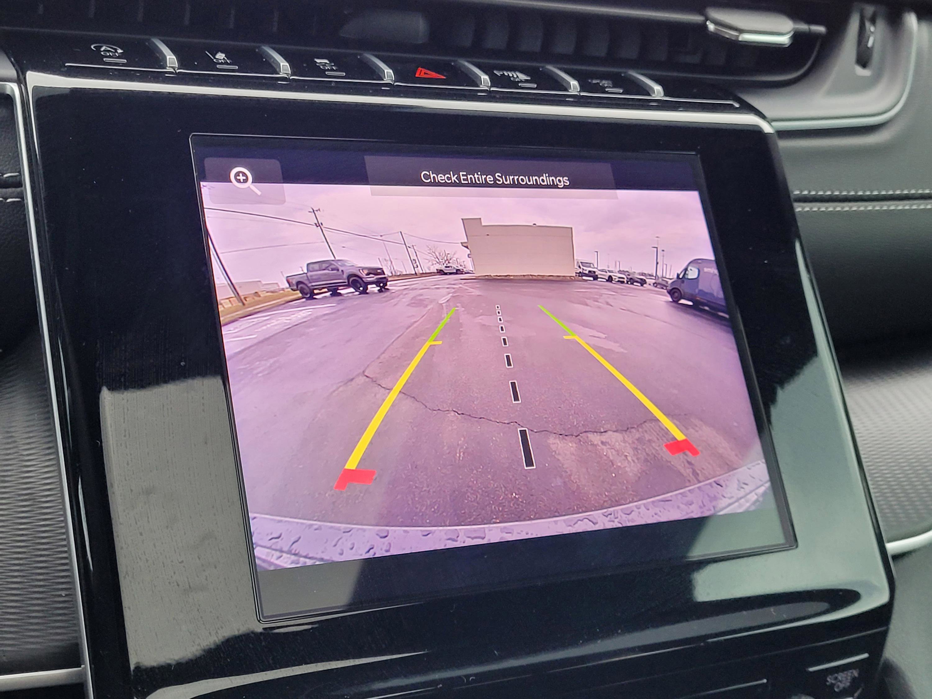 Used 2025 Jeep Grand Cherokee Laredo X image 21