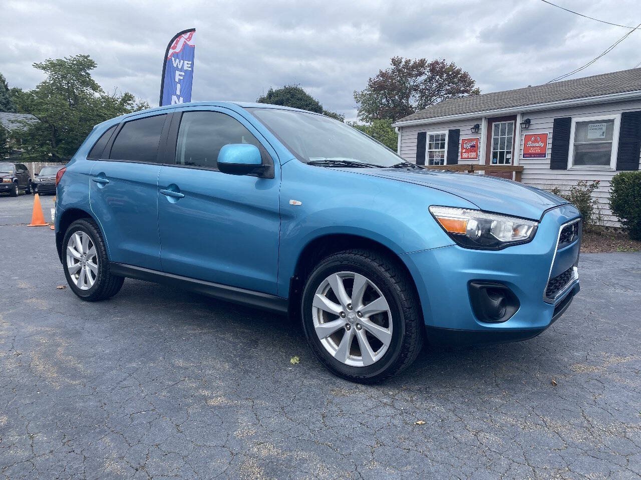 Used 2013 Mitsubishi Outlander Sport ES FWD image 2