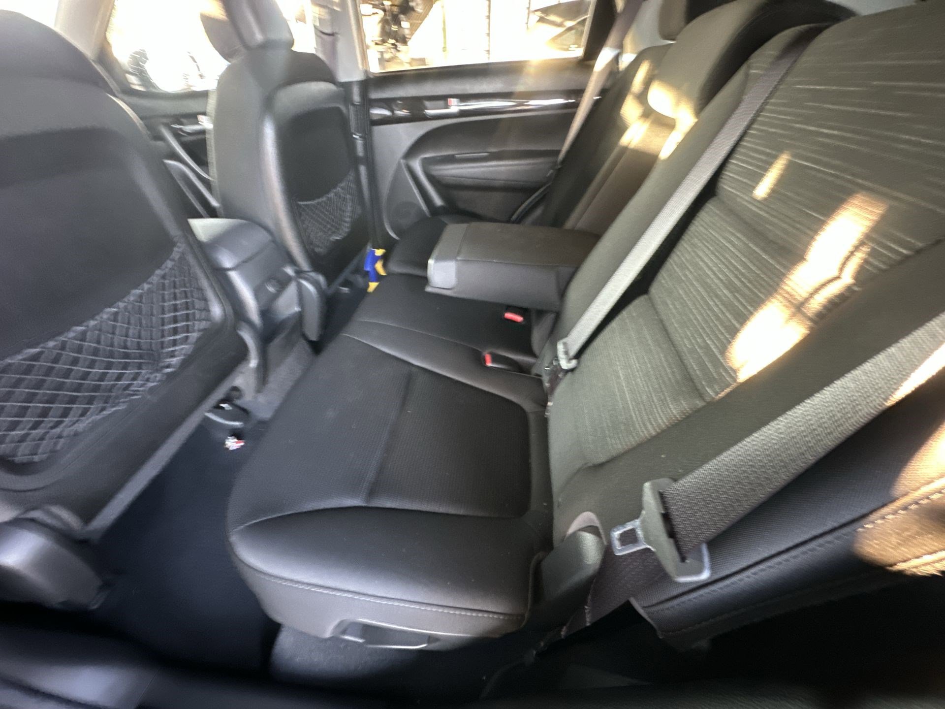 Used 2014 Kia Sorento LX image 27