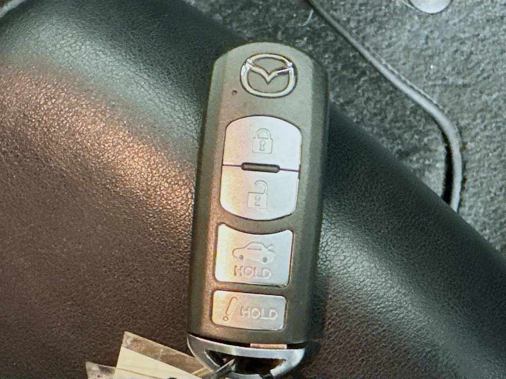 Used 2018 MAZDA MAZDA3 Touring image 36