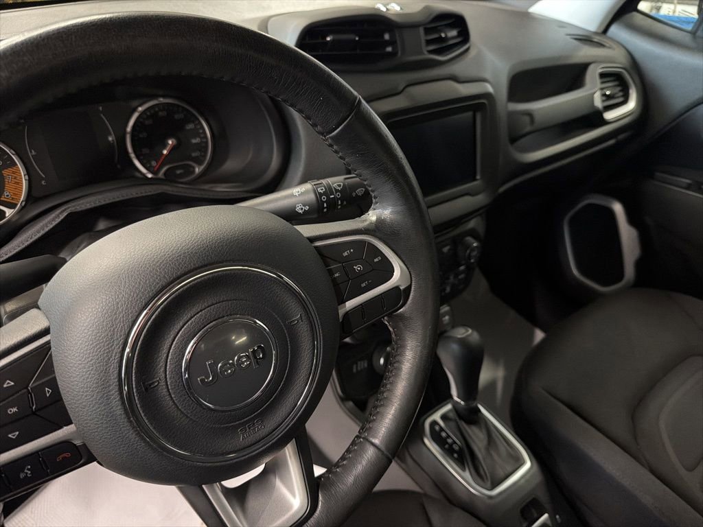 Used 2020 Jeep Renegade Latitude w/ Cold Weather Group AWD/4WD image 23
