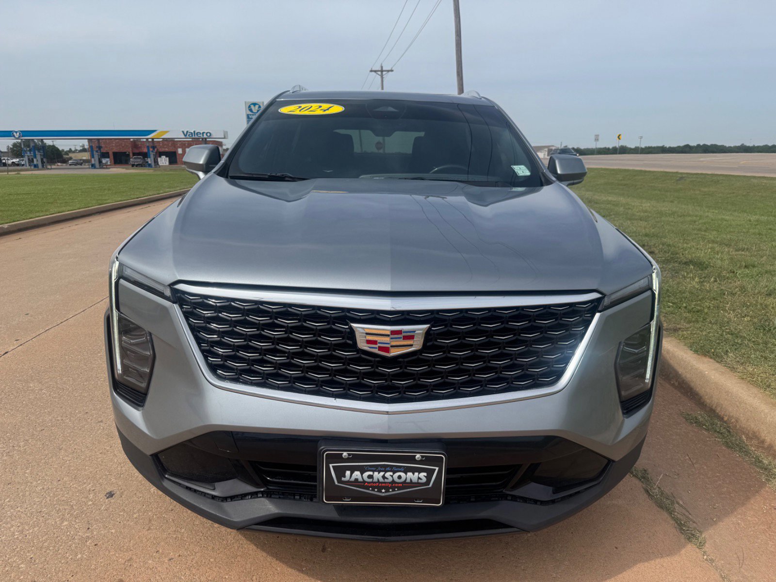 Used 2024 Cadillac XT4 Premium Luxury FWD image 8