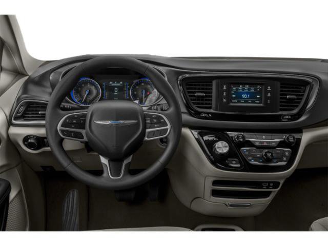 Used 2020 Chrysler Pacifica Touring image 12