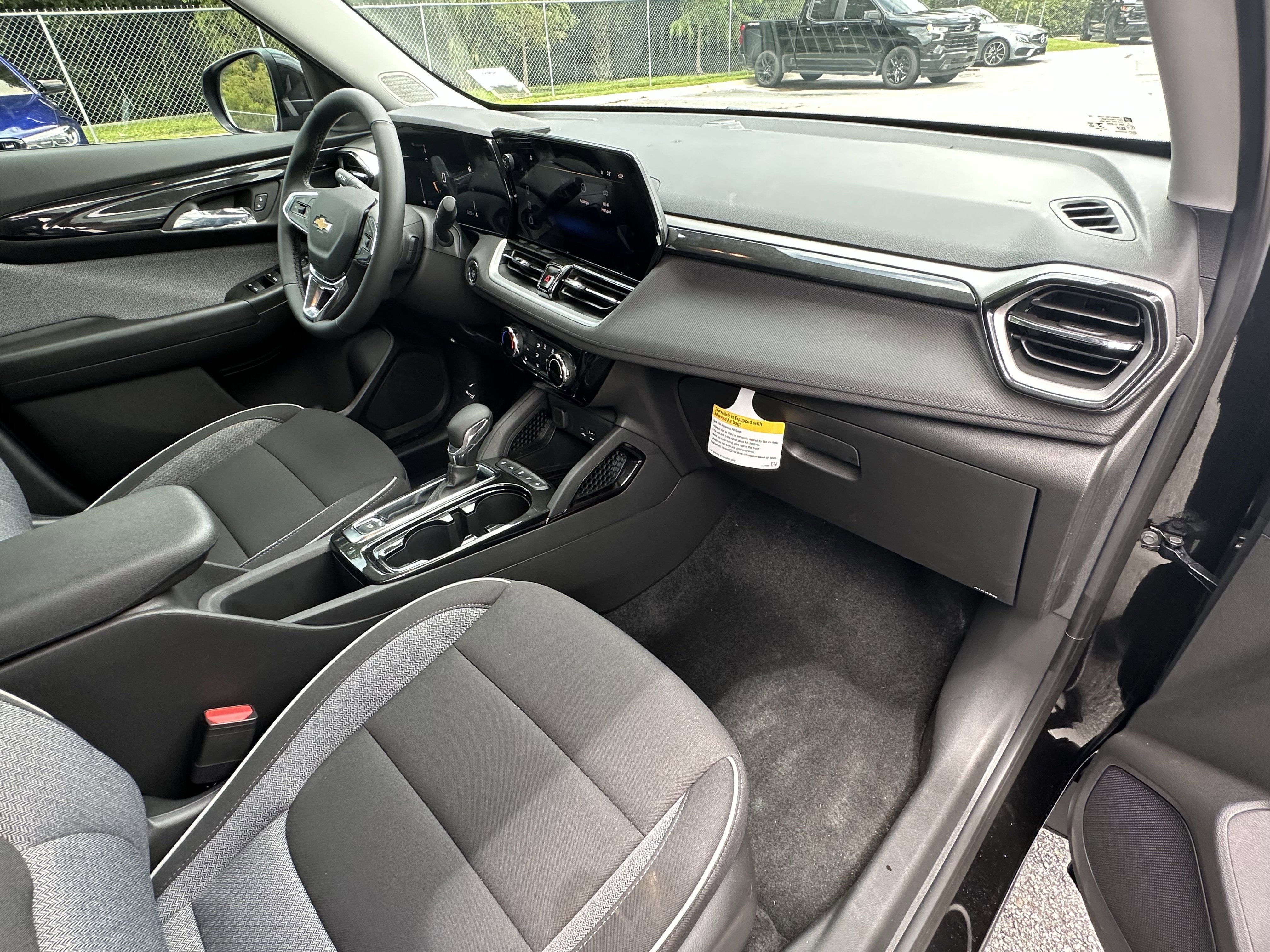 New 2026 Chevrolet TrailBlazer LT w/ LT Cold Weather Package FWD image 35